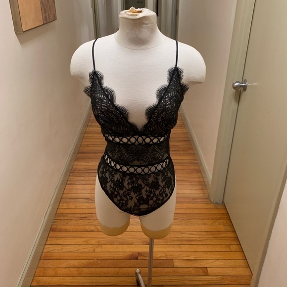 Victoria secret one piece lace - Picture 1 of 2